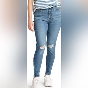 Signature by Levi Strauss & Co. Women's High Rise Super Skinny Jeans- Size 4/27